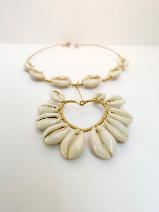 ‘Moon’ Handmade Cowrie Shell Heart Choker