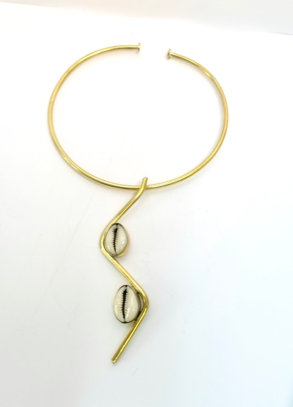 ‘Noraa’ Minimalist Cowrie Shell Choker