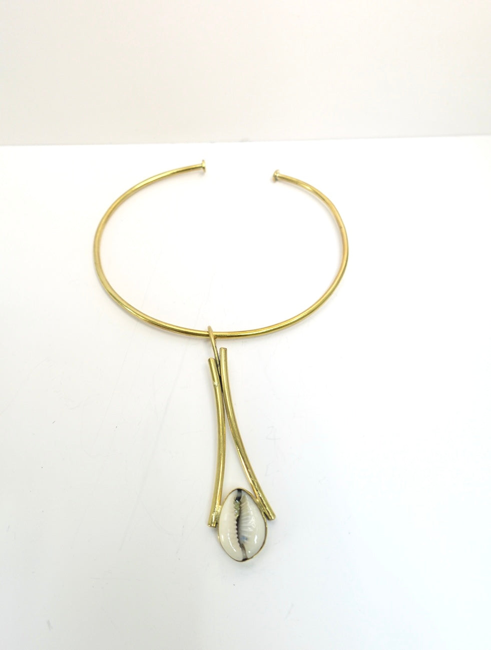 ‘Noraa’ Minimalist Cowrie Shell Choker