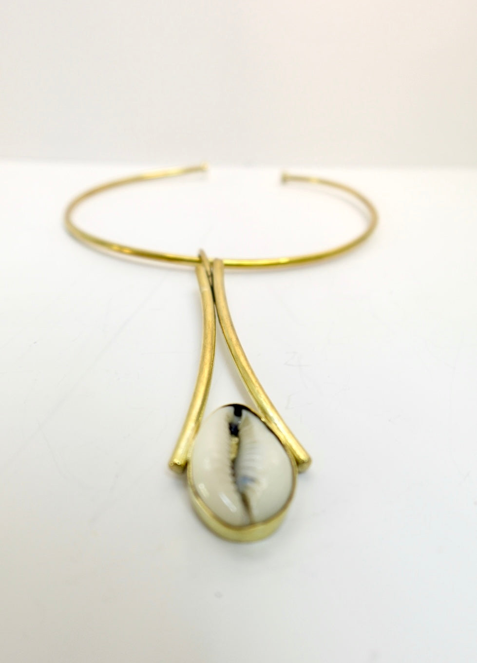 ‘Noraa’ Minimalist Cowrie Shell Choker